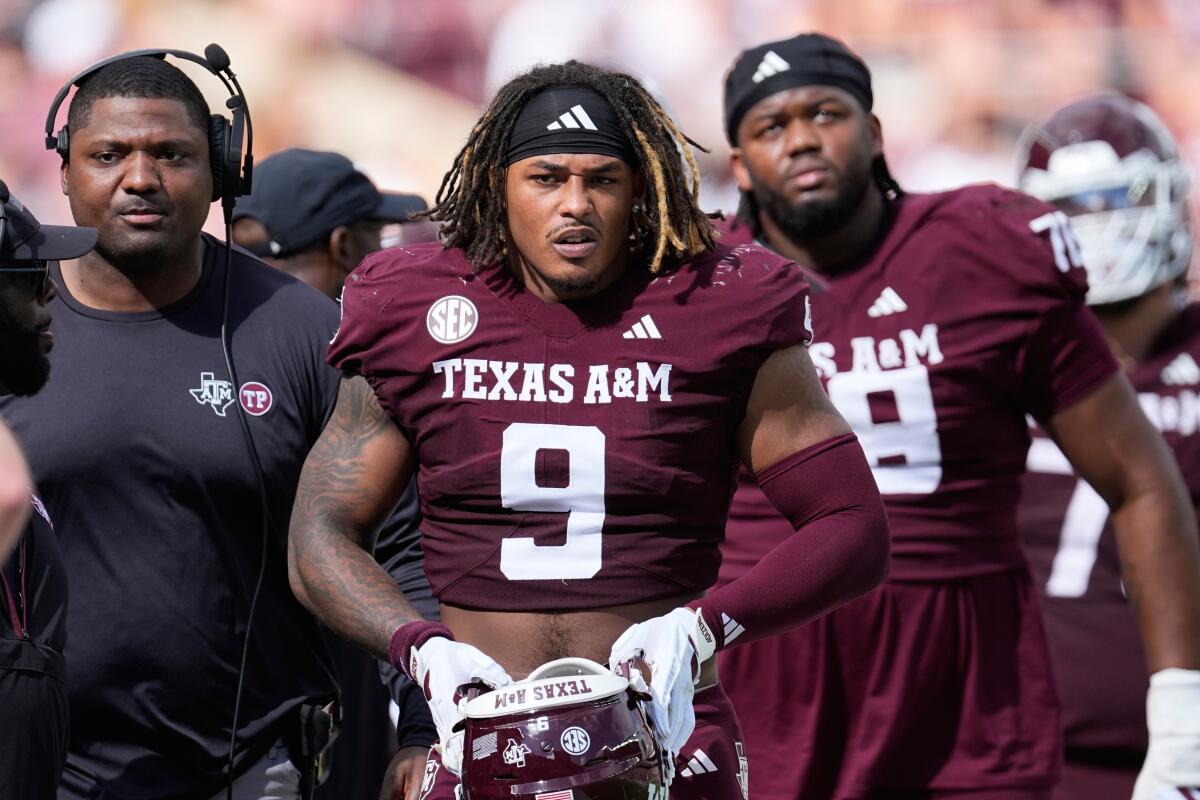 Texas A&M defensive end Cashius Howell (9) prepares to take the field against South Carolina on Nov. 15.