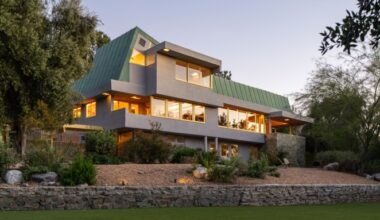 Van Dekker House in Photos