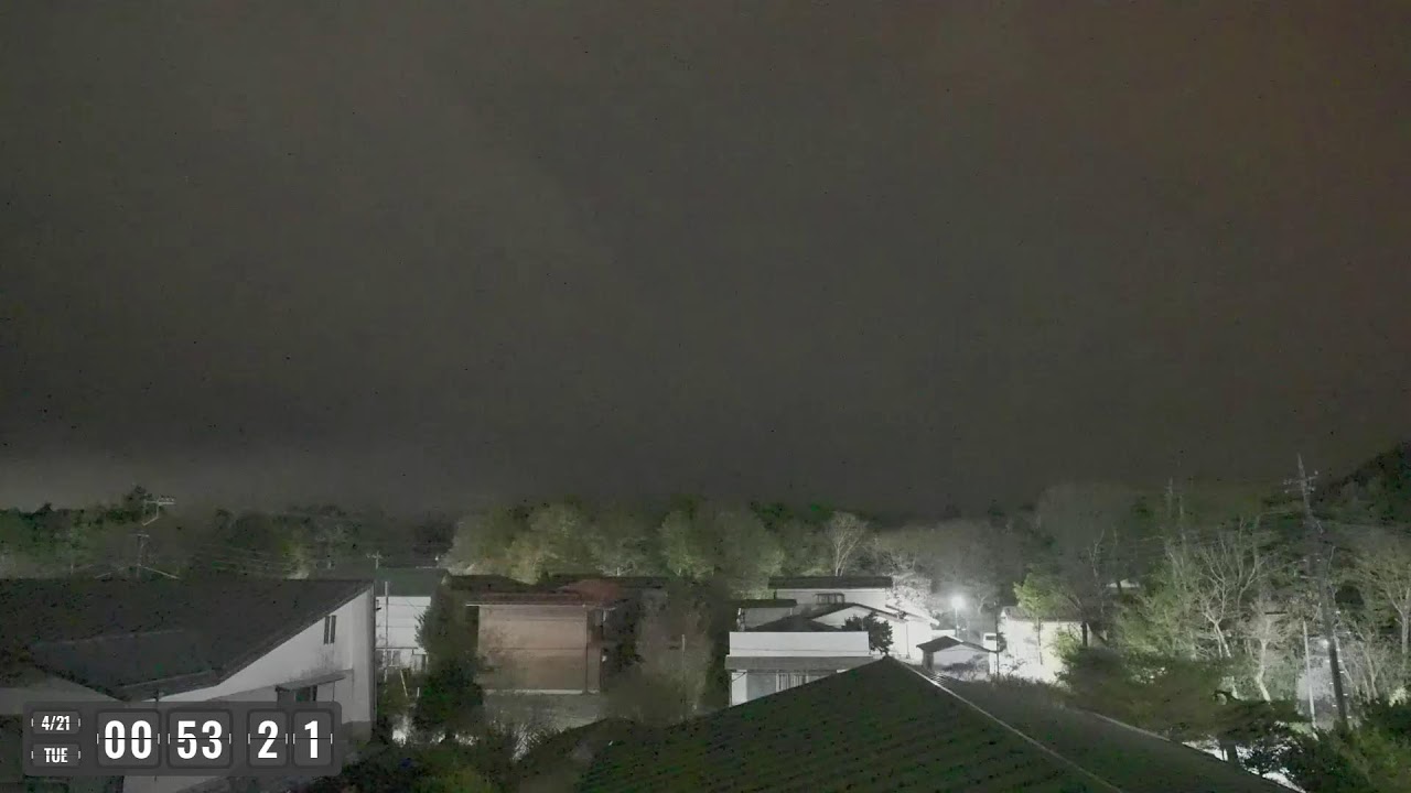 April Lyrids 4月こと座流星群 meteor shower 富士山ライブカメラ!Mount Fuji Live Camera - YouTube