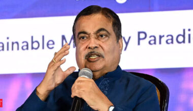 India should aim for 100% ethanol blending, says Nitin Gadkari