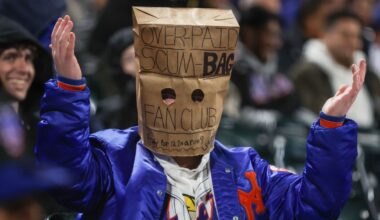 Fans of scuffling Mets mostly stay home on chilly N.Y. night