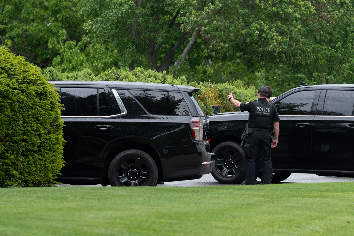 Minutes later a reporter confirmed that Secret Service gave the all clear
