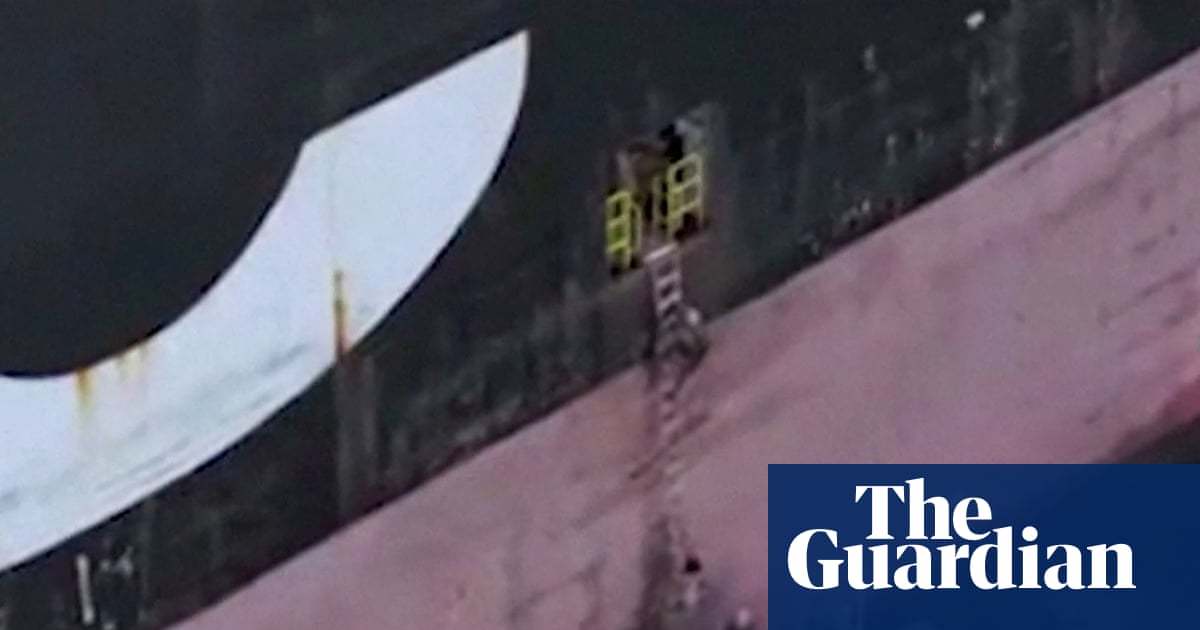 Trump claims US has total control over strait of Hormuz after Iran seizes two container ships | Donald Trump