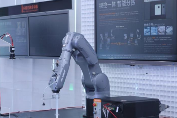 Hikrobot's 2025 Annual Revenue Exceeds $6.4B, to Promote AI Integration & Embodied Intelligence Layout