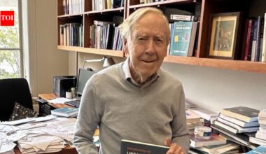 A teacher’s gift to the world: MIT professor who taught the math behind AI for 60 years has made his lectures free online |