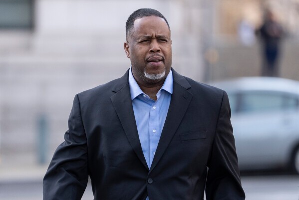 Former NBA basketball player and assistant coach Damon Jones arrives at Brooklyn federal court, Monday, Nov. 24, 2025, in New York. (AP Photo/Yuki Iwamura, File)