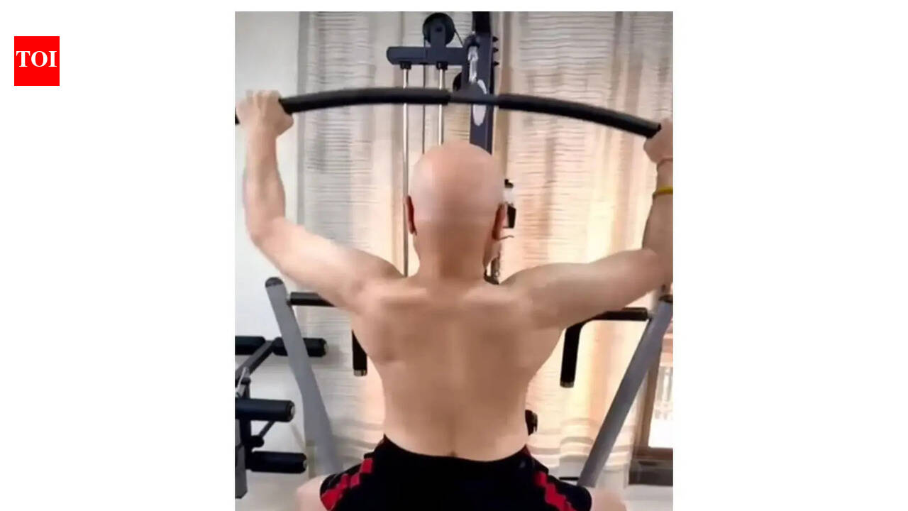 Anupam Kher drops inspiring fitness video, says working out 'centres my mind' | Hindi Movie News