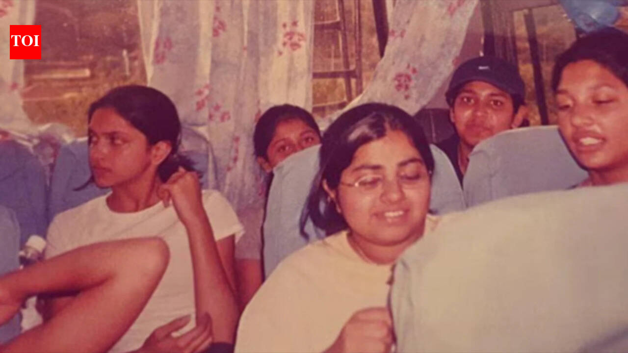Before Bollywood, 'Raaka' star Deepika Padukone and Katrina Kaif were here- Can you find them in this old fashion show photo? | Hindi Movie News
