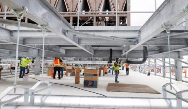 US economy grows 2% in Q1, missing economist expectations of 2.3%