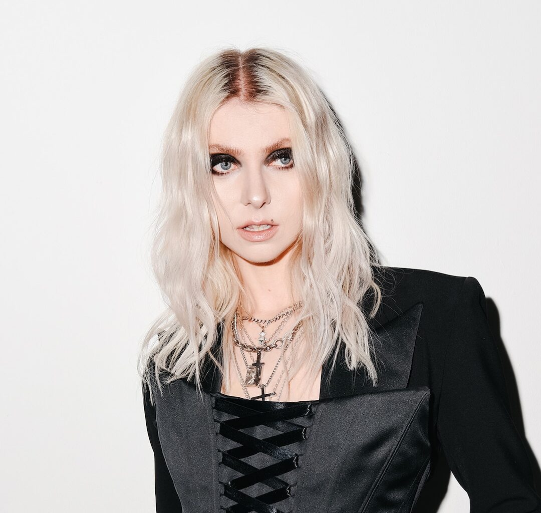 Taylor Momsen Hospitalized After Suffering Poisonous Spider Bite - E! News