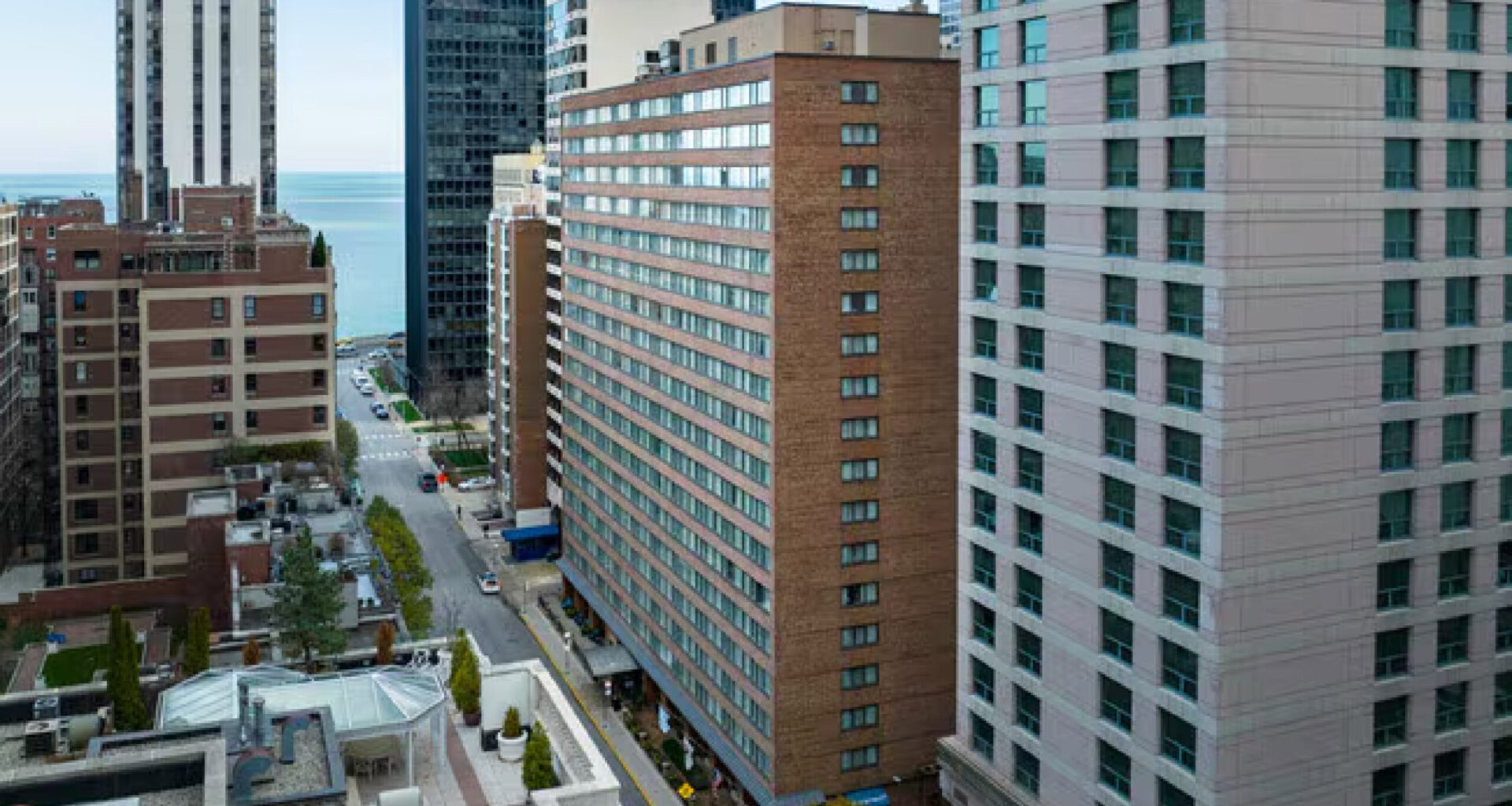 Streeterville Hotel To Undergo Residential Conversion