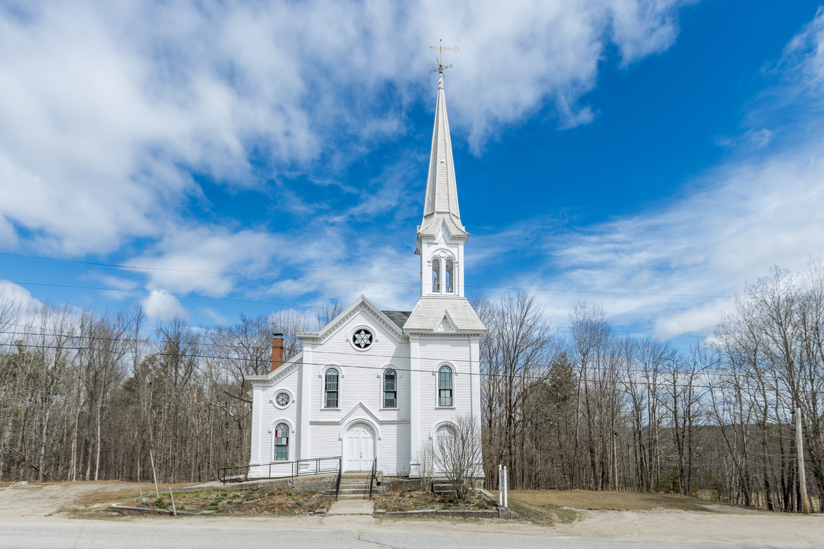 A church built by one of Maine’s premier architects is on the market