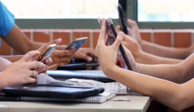 New legislation proposes smartphone ban in all California school