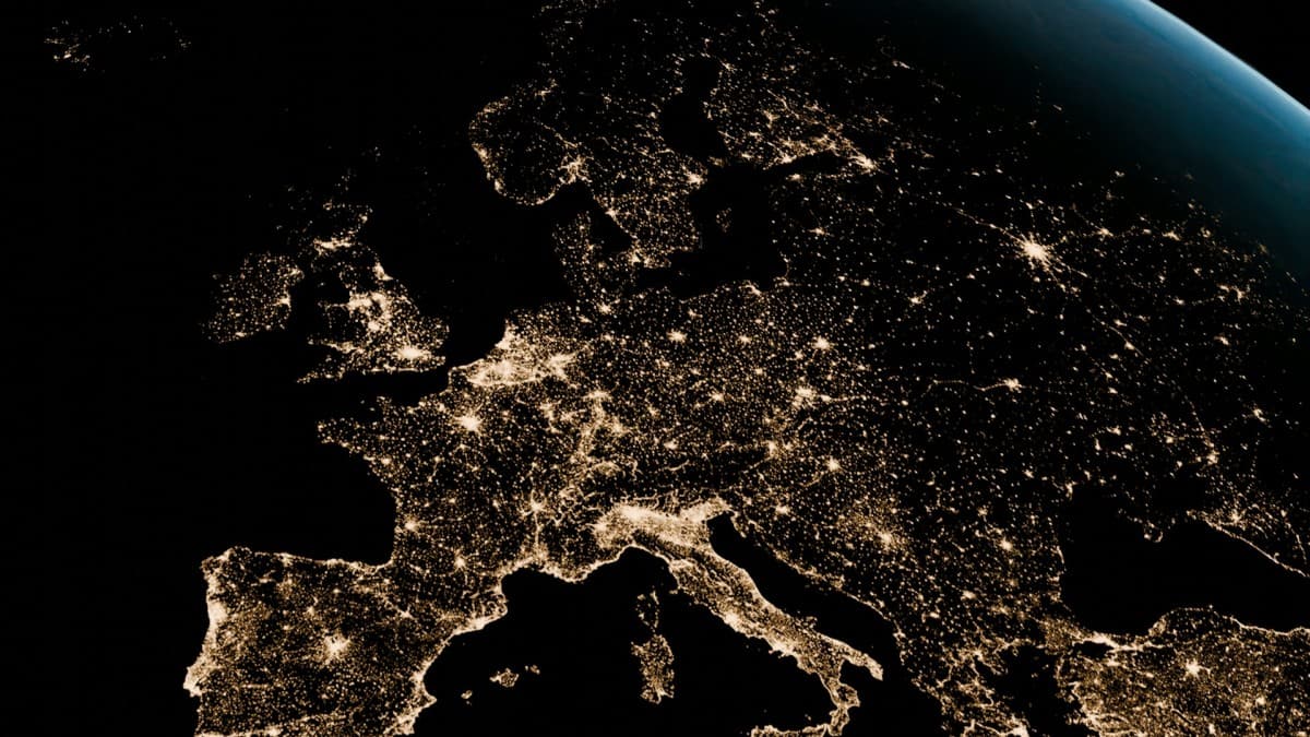 European Gas Futures Jump 3% as Trump's Iran Strike Deadline Nears