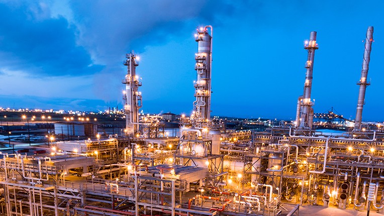 California Refineries Max Out Jet Fuel While Gasoline Starves 