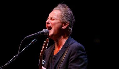 Ex-Fleetwood Mac member Lindsey Buckingham attacked by woman in Santa Monica