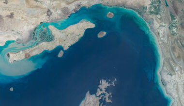 Iran threatens shipping in Gulf, Red Sea; Trump's Strait of Hormuz blockade continues
