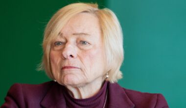 Maine Gov. Janet Mills suspends Senate campaign