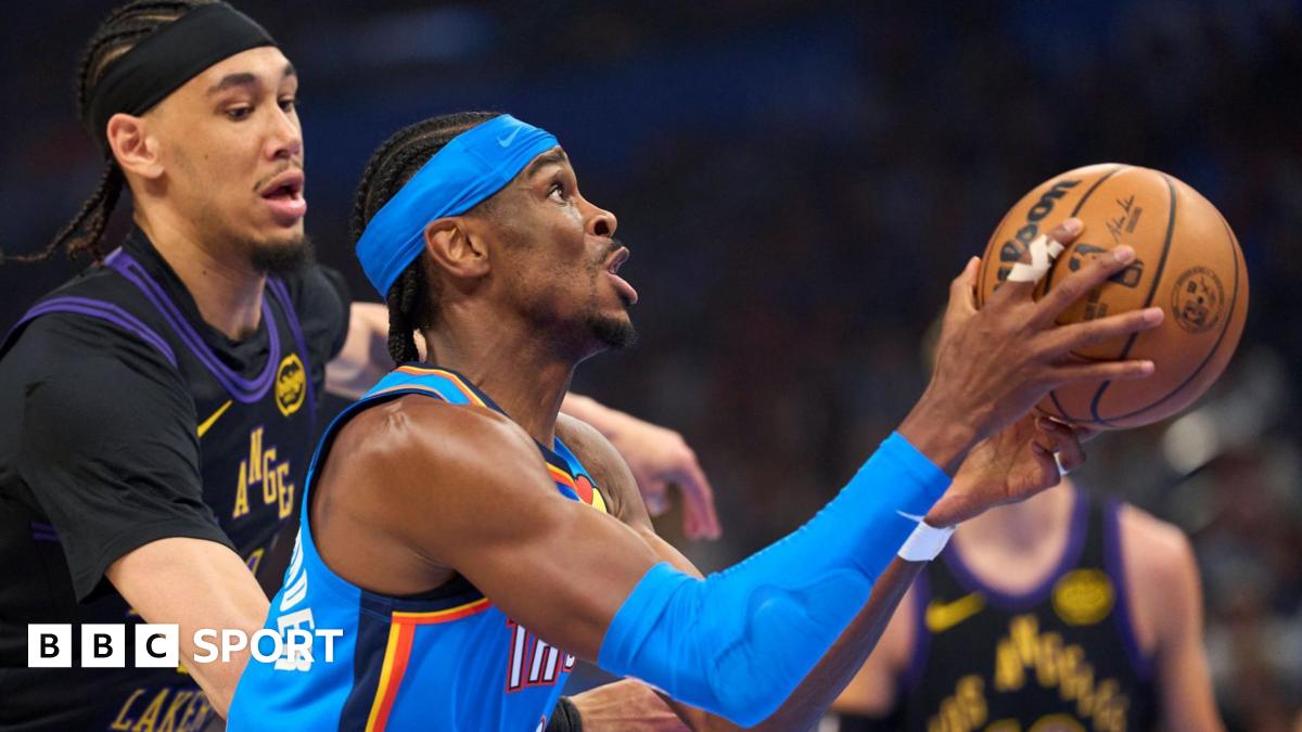 Shai Gilgeous-Alexander of the Oklahoma City Thunder drives to the basket