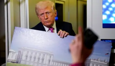 Trump files emergency appeal to keep building White House ballroom - washingtonpost.com