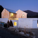 © Seokgue Hong Two Gabled Volumes, One Landscape / BRBB Architects - Exterior Photography