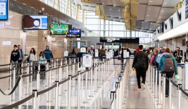 The United app adds airport security wait times after lines return to normal