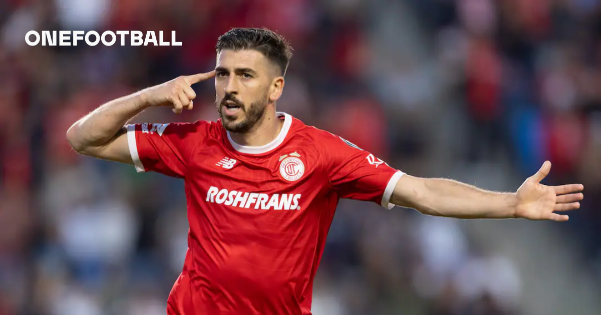 Paulinho brace seals Toluca’s spot in Champions Cup Semifinals