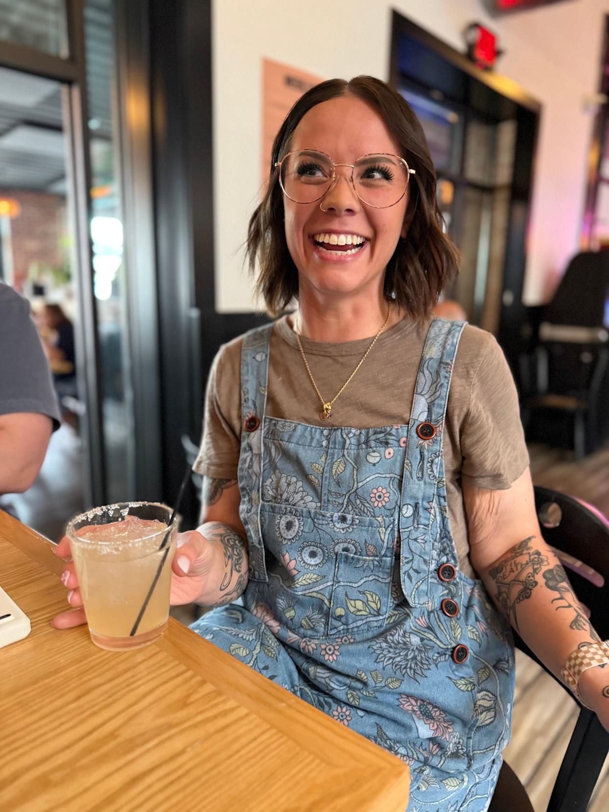 Jenna Elizabeth, known online as @jenna_bariatricbestie, plans to get skin removal surgery.