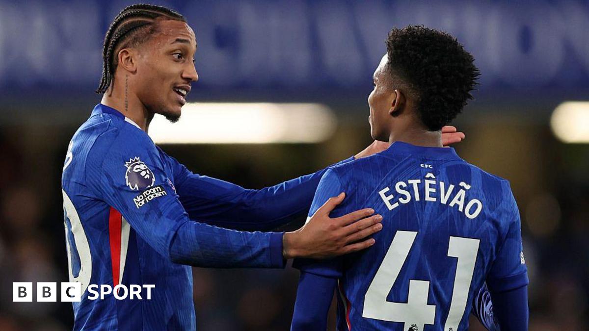 Joao Pedro talks to Estevao during the Premier League match between Chelsea and Arsenal at Stamford Bridge
