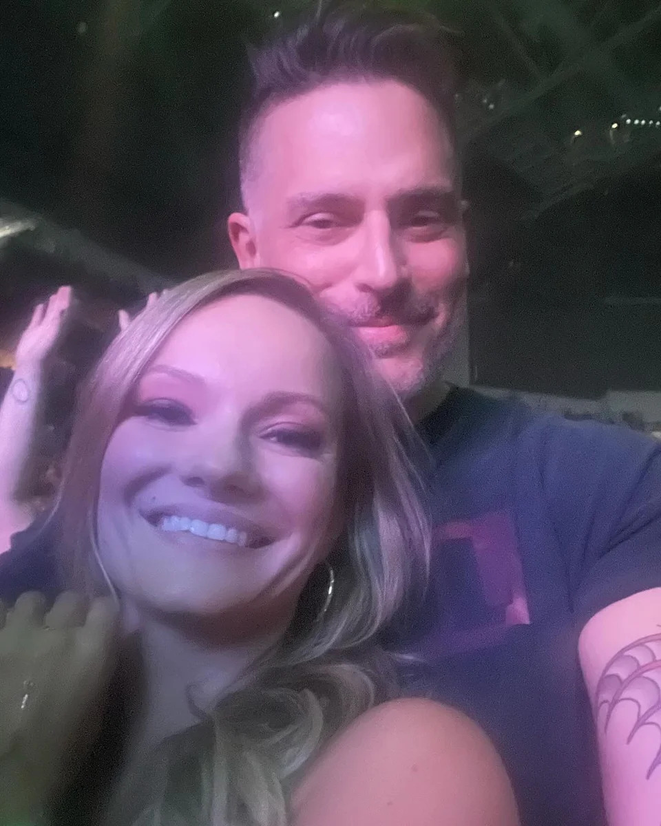 <p><strong>Joe Manganiello & Caitlin O&rsquo;Connor</strong></p>