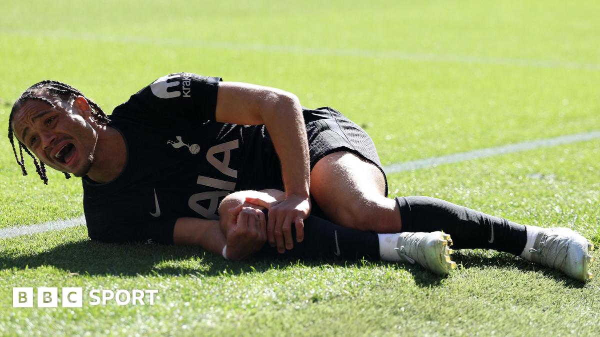 Netherlands attacking midfielder Xavi Simons was injured playing for Tottenham in a 1-0 win at Wolves