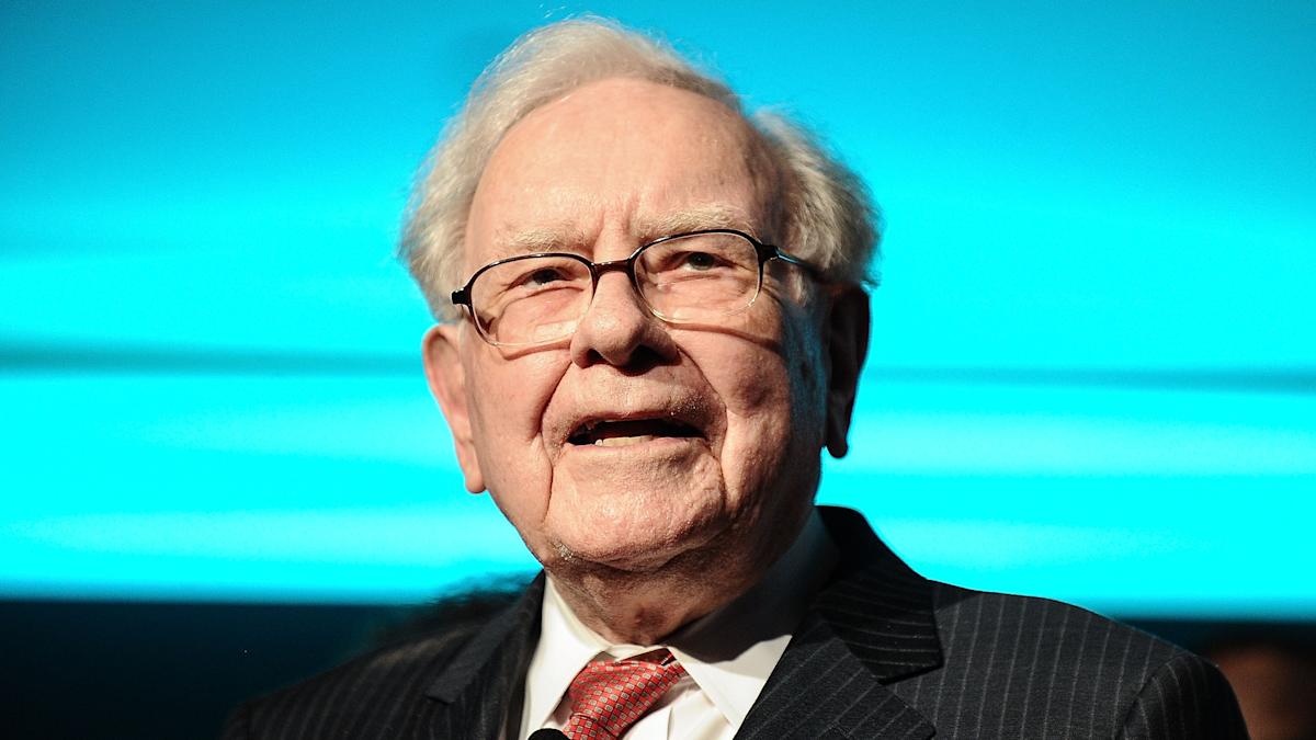 Warren Buffett calls Iran war market dip 'nothing.’ What he sees that others don't