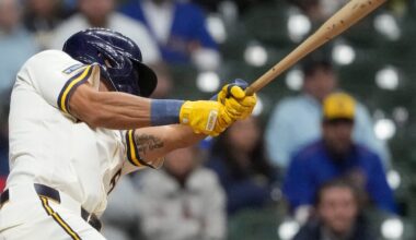 Brewers end power drought early, break out bats in 13-2 win over D’Backs