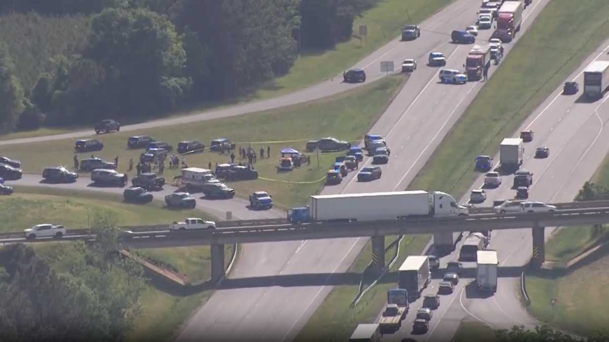 Deputy airlifted after being shot during I-85 traffic stop; suspect killed