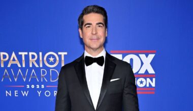 Fox's Jesse Watters told to 'suck it up' as he issues breaking news - TV - Entertainment