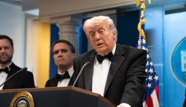 Fox News halts for breaking news as Trump shares update on shooting - TV - Entertainment