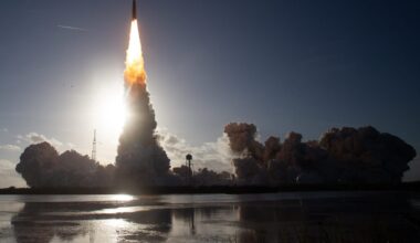 Artemis II Astronauts Have ‘Two Microsoft Outlooks’ and Neither Work