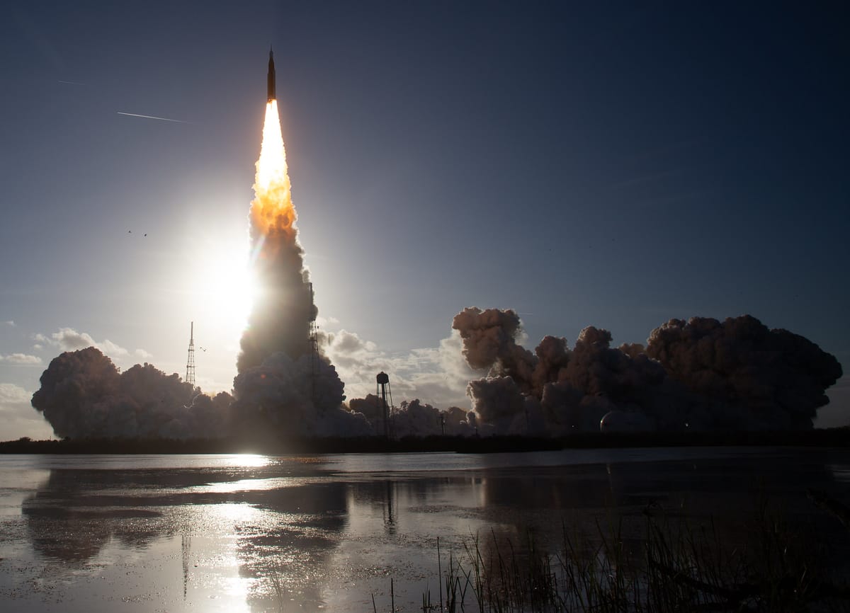 Artemis II Astronauts Have ‘Two Microsoft Outlooks’ and Neither Work