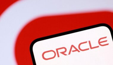 Oracle names Schneider Electric's Maxson as CFO amid soaring AI spending