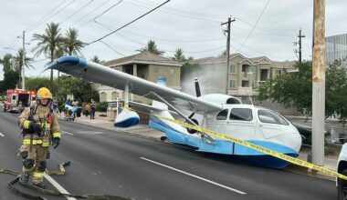 Small plane crashes near busy central Phoenix intersection; no injuries