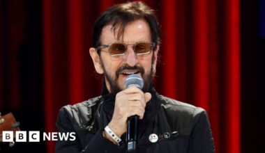Ringo Starr on pizza, country music, Barry Keoghan and being Sir Richard - BBC