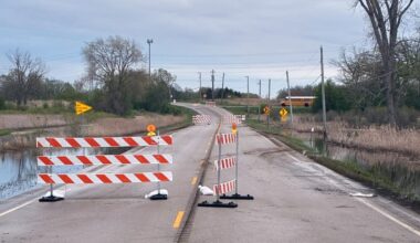 Roads reopen as Fox River water level continues dropping after major flooding in Lake, McHenry counties