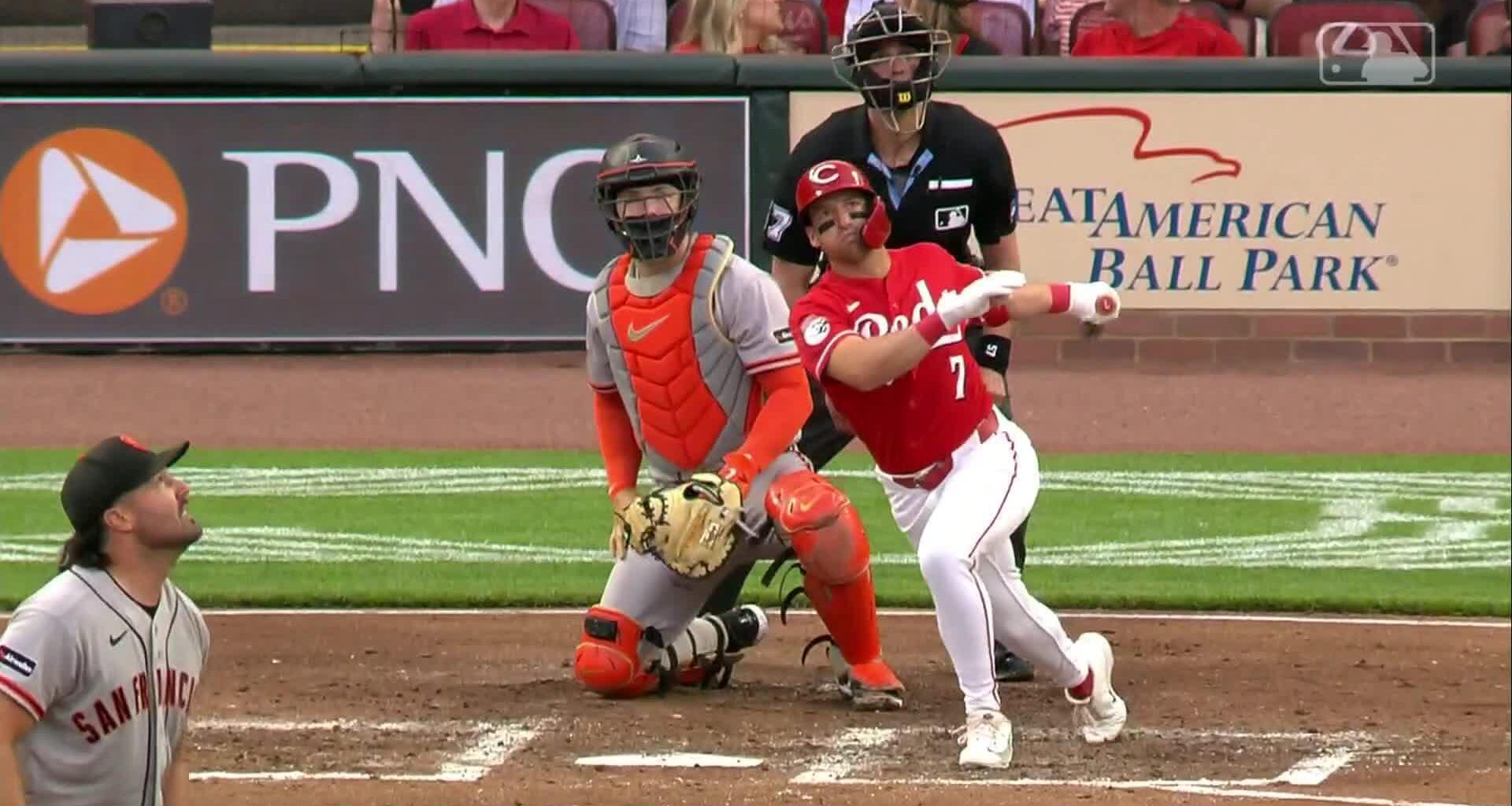 Stewart and Steer go deep, Reds beat Giants 2-1