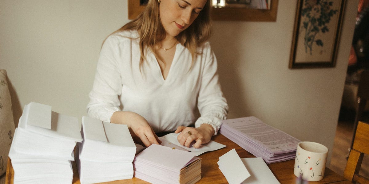 Gen Z Artists Cracked Code for Stable Paycheck: Snail Mail Clubs