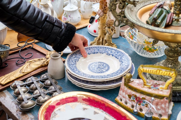 A viral social media video shows an influencer testing dishes for lead, but experts say that the most accurate tests are conducted by professionals.