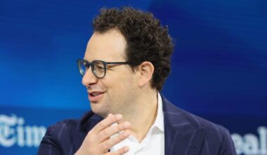 VCs Are Flooding Anthropic With Offers to Invest at up to $800 Billion