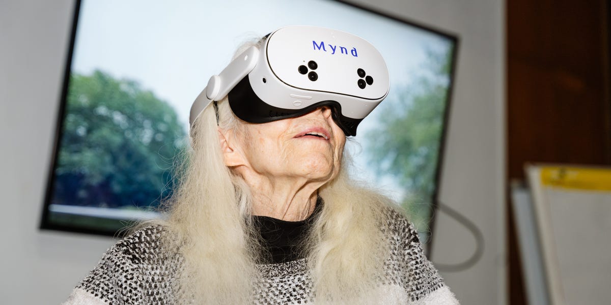 Mynd VR Headsets Give Elderly Adults an Entertaining Escape