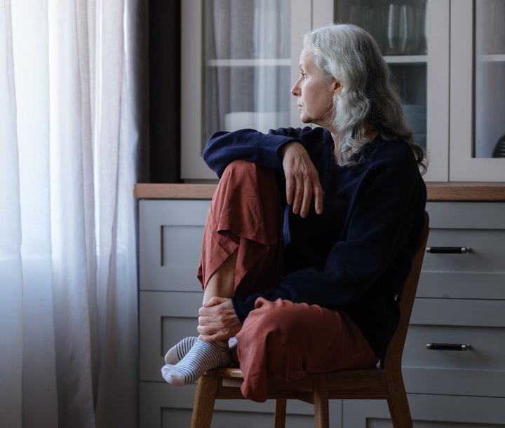 Researchers found that the participants who reported experiencing high loneliness showed a significantly lower initial memory performance, but that loneliness did not affect the rate of decline in memory scores among all the participants over time. 