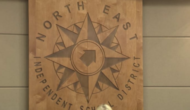TEA recommends conservator to oversee NEISD’s cellphone policy