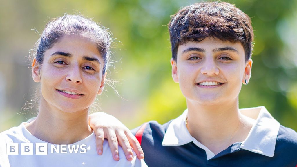 Iranian footballers say Australia has given them 'hope' for safe future - BBC